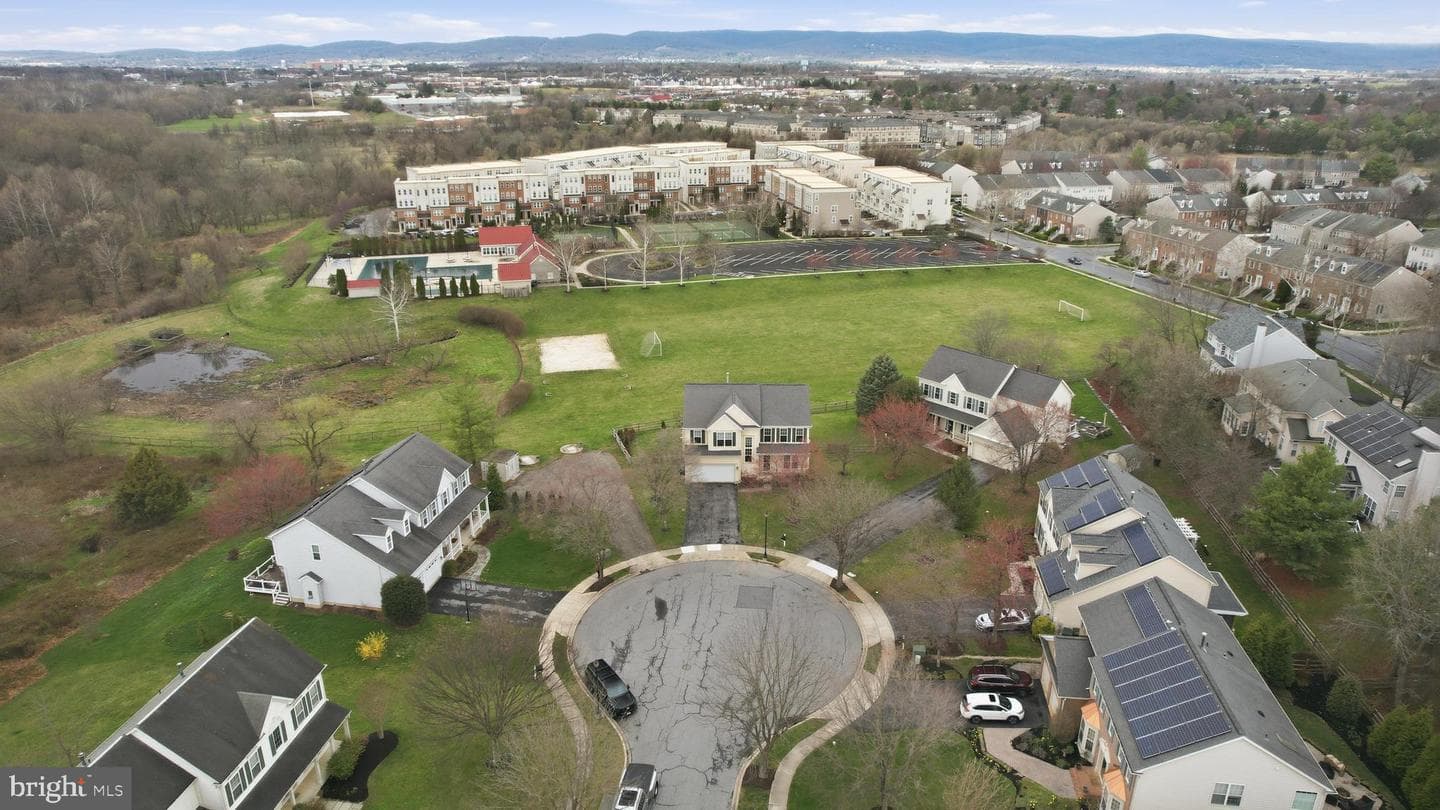 1707 Dearbought Court photo 3