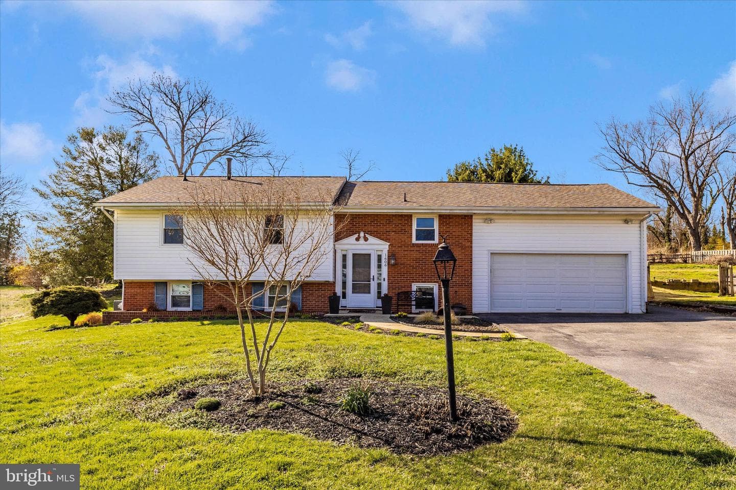 1606 Wise Road