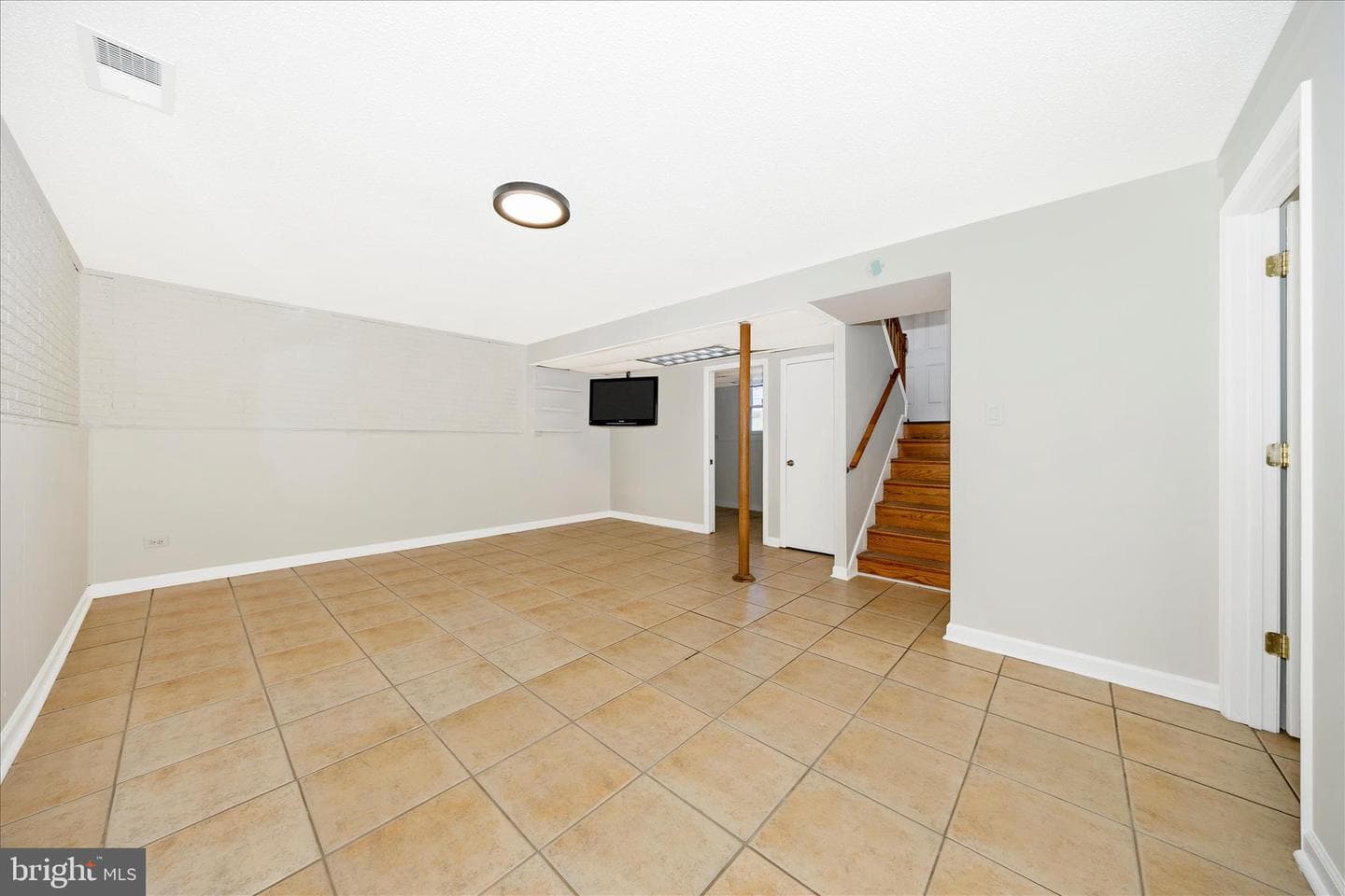 1606 Wise Road photo 38