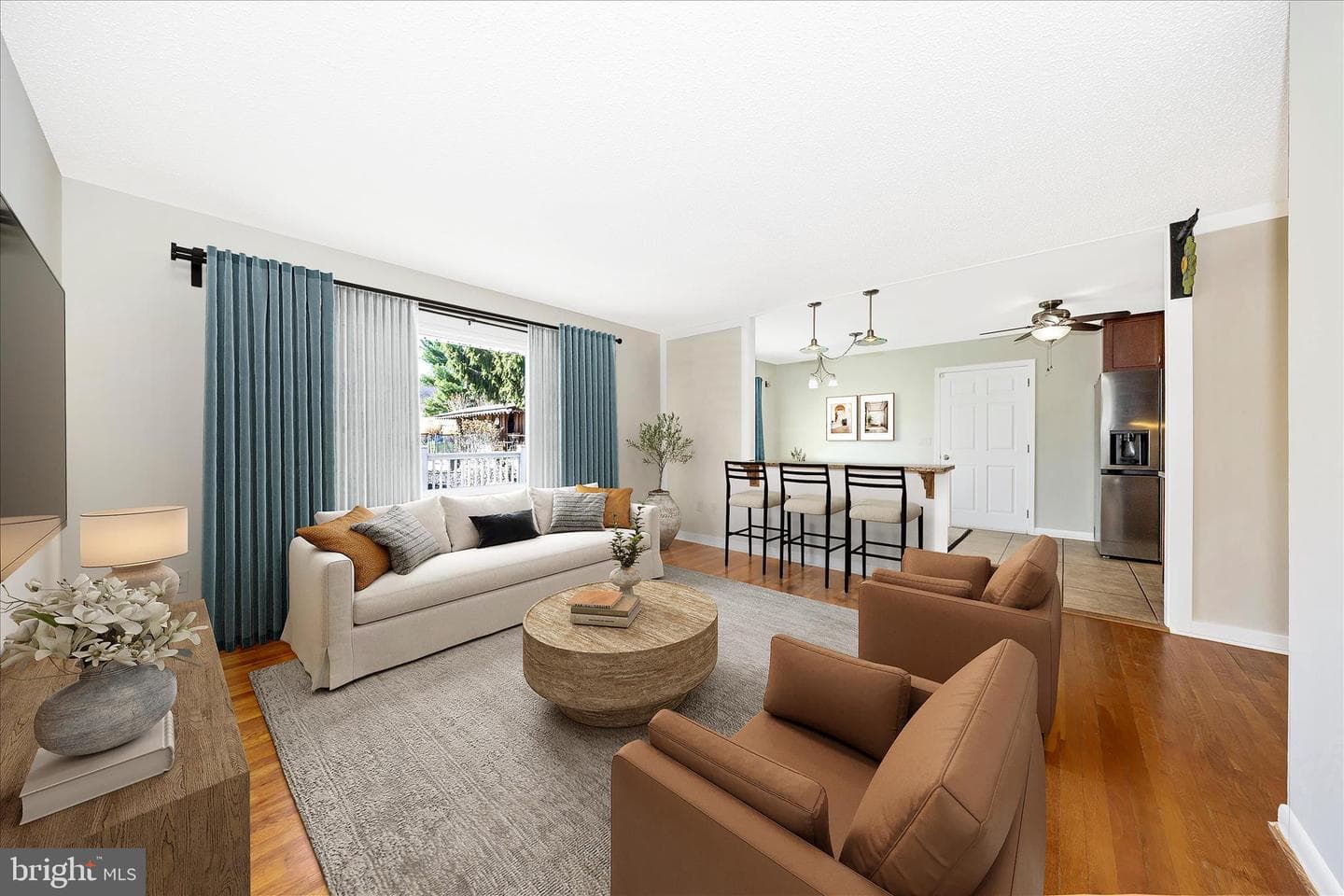 1606 Wise Road photo 4