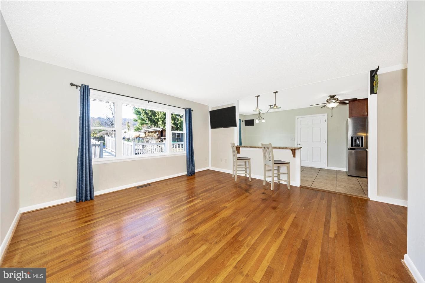1606 Wise Road photo 5