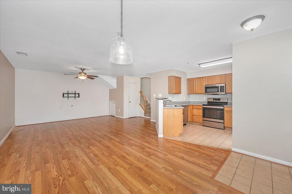 4946 Whitney Terrace photo 2
