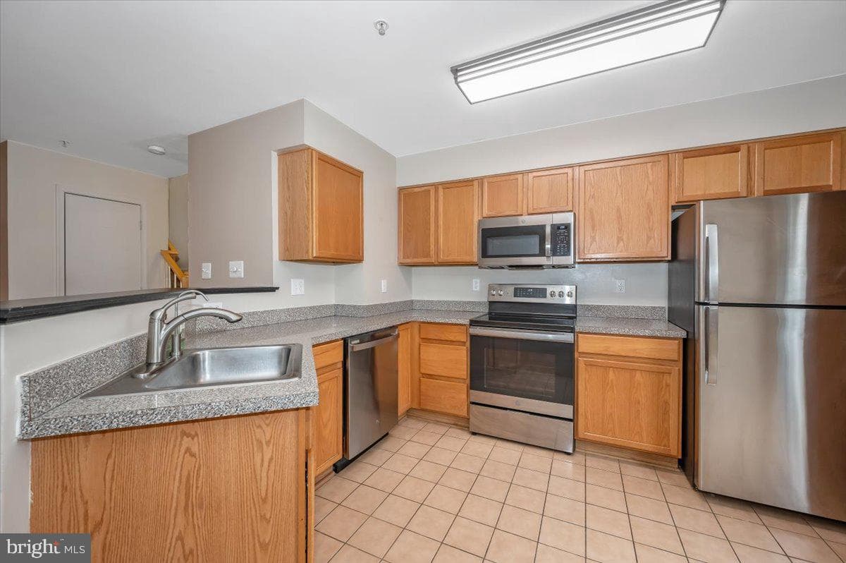 4946 Whitney Terrace photo 3