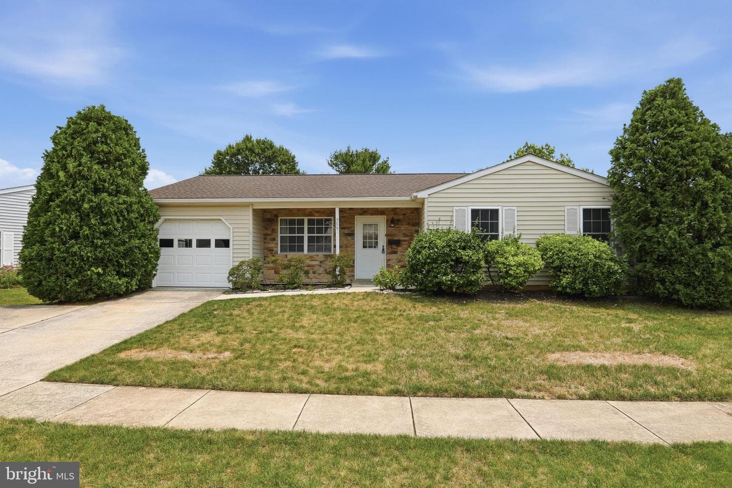 5661 Crabapple Drive photo 1