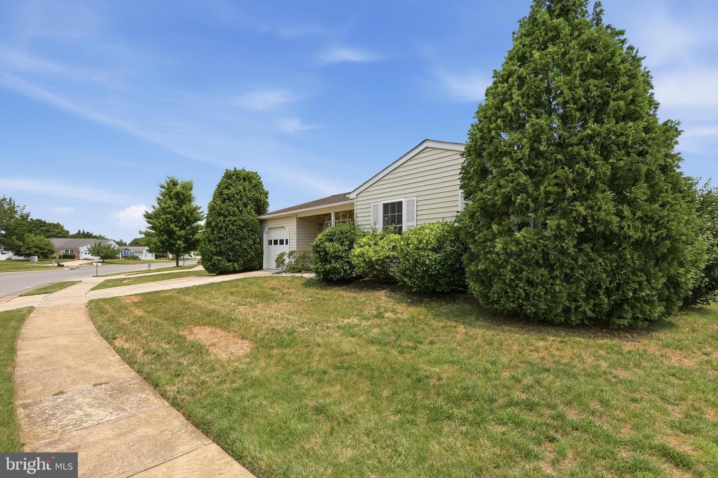 5661 Crabapple Drive photo 2