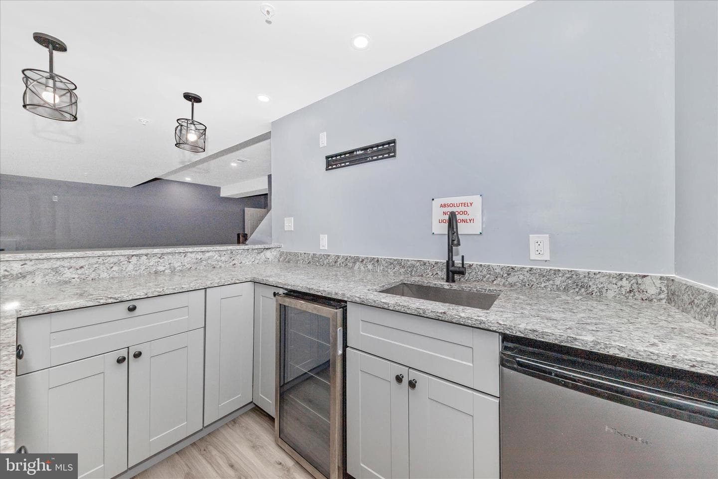 1710 Trotter Street photo 31