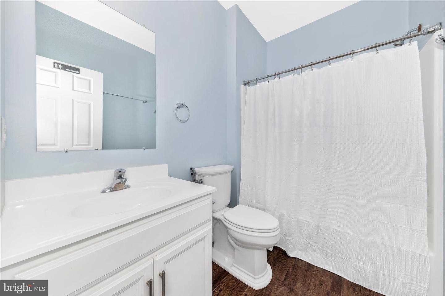 1710 Trotter Street photo 4