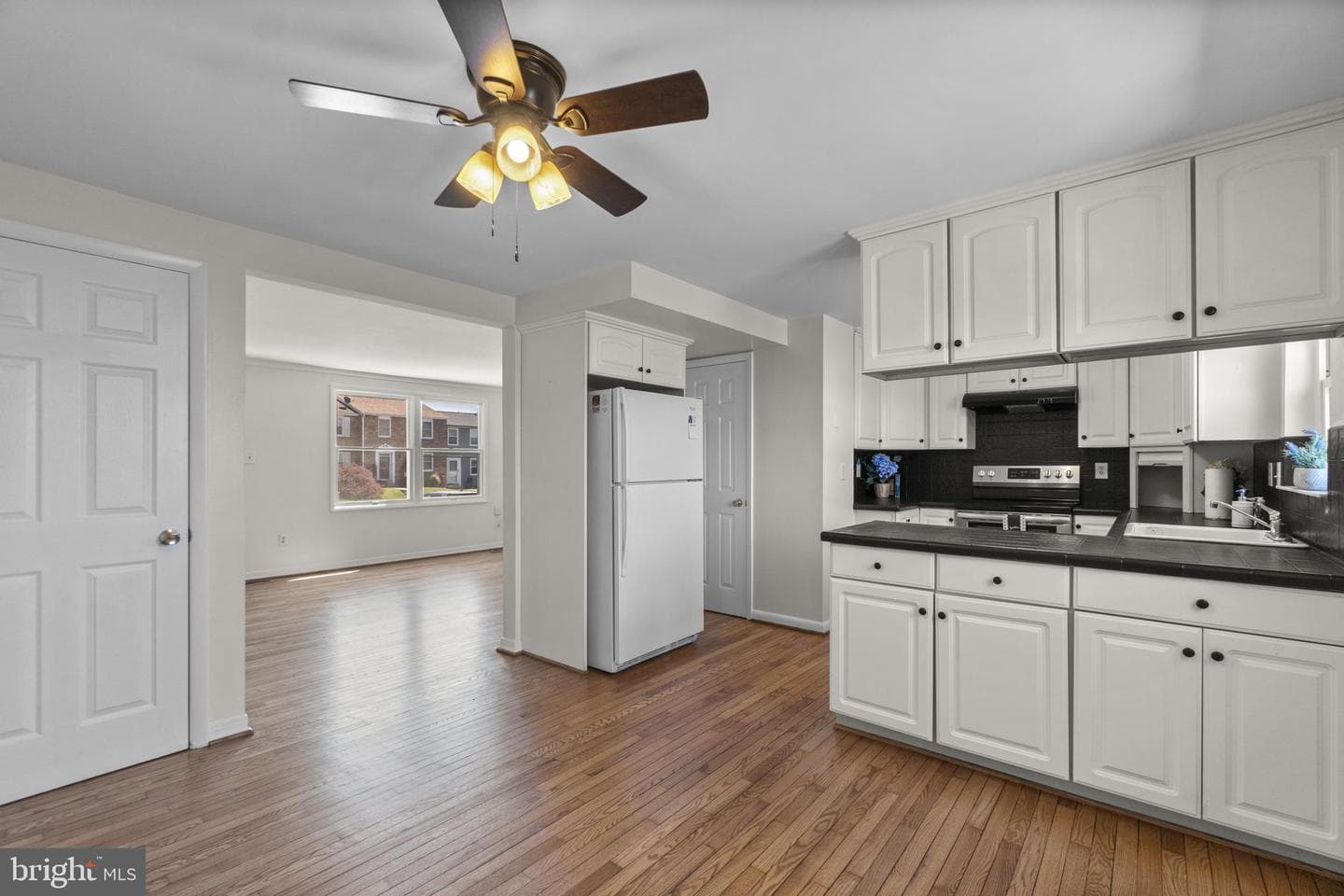 1715 Country Court photo 7
