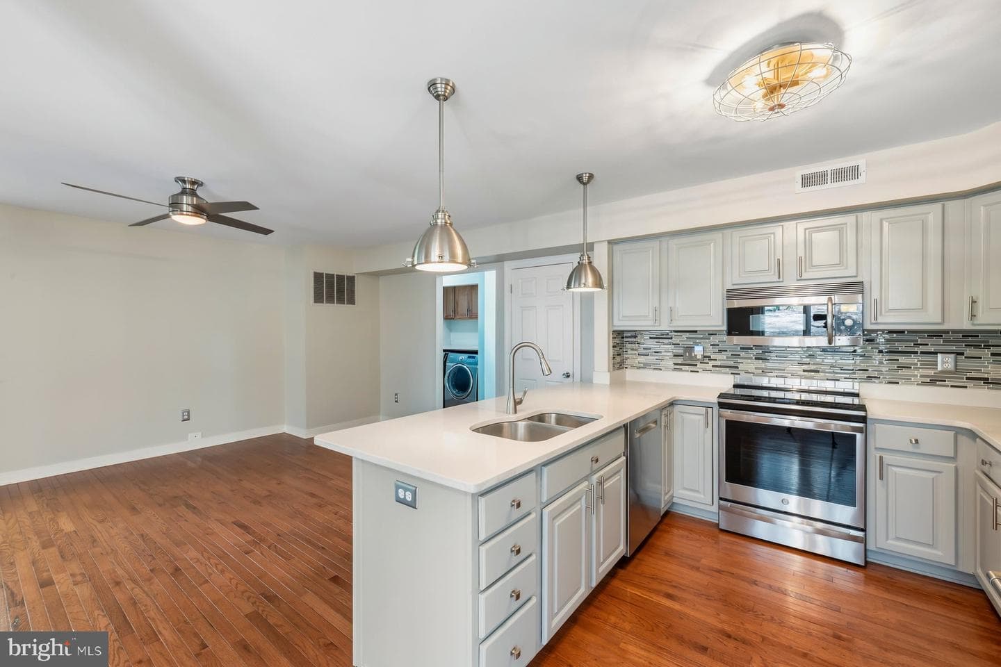6806 Forest Park Court photo 14