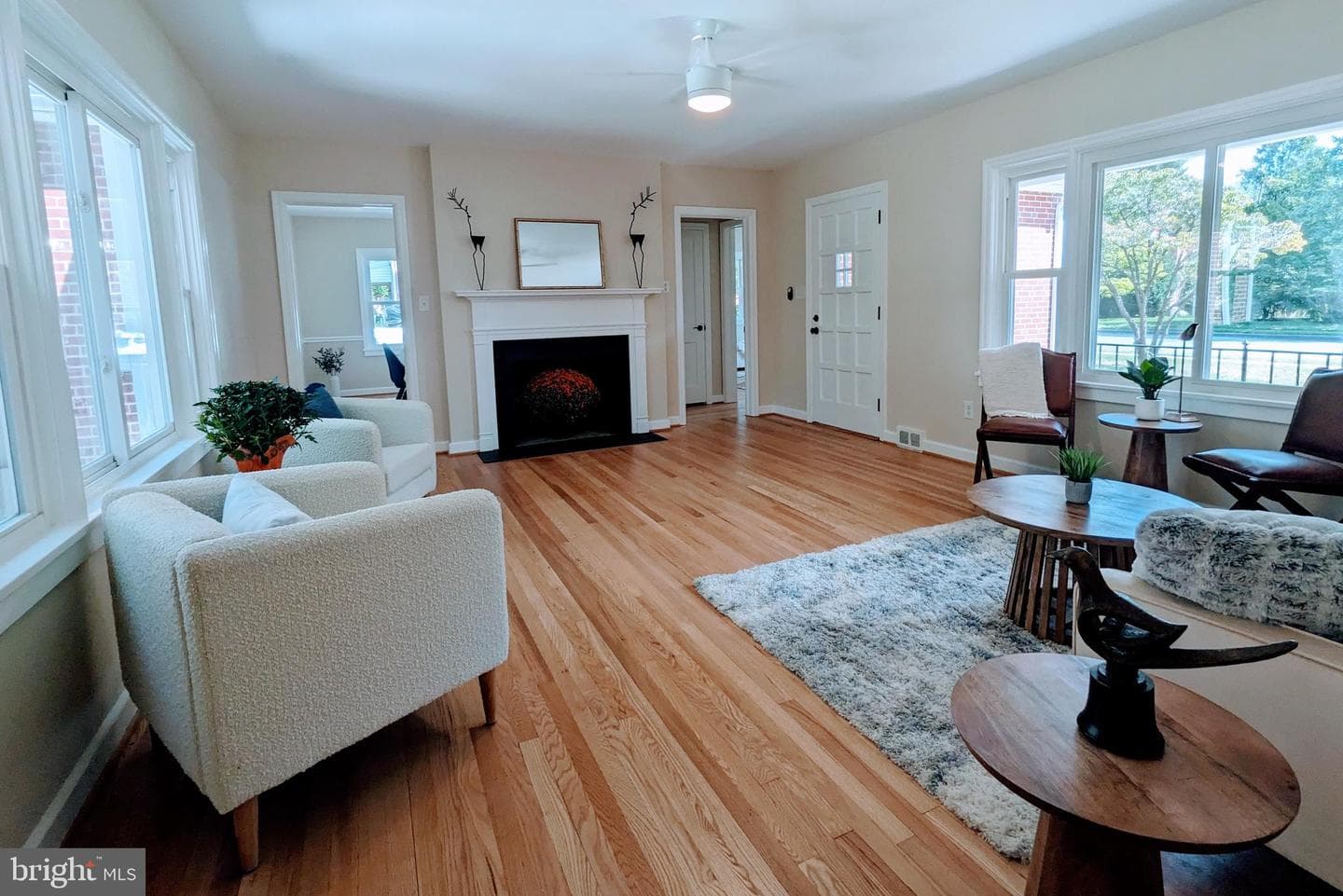 627 Grant Place photo 7