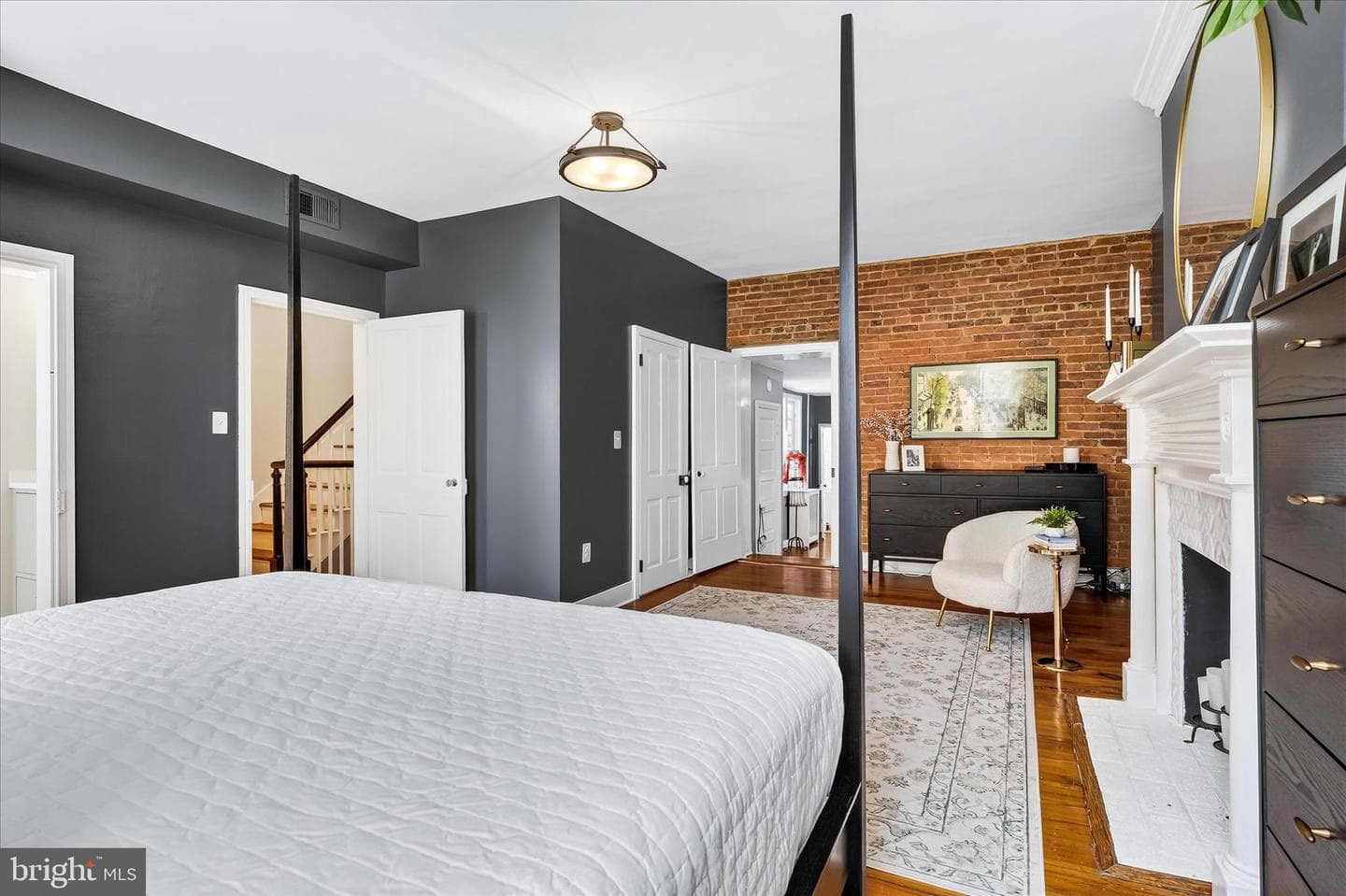 225 E 2nd Street photo 40