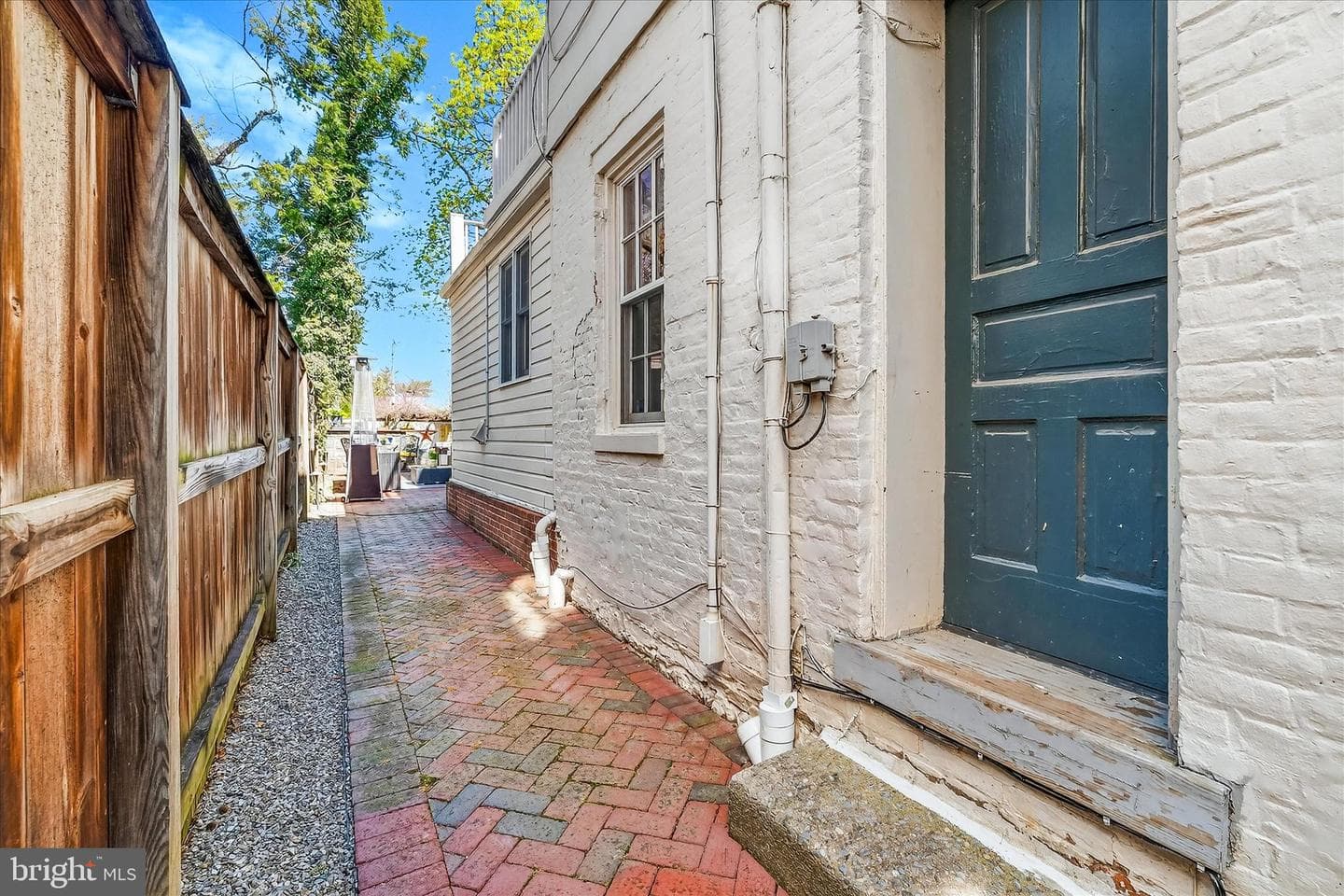 225 E 2nd Street photo 74