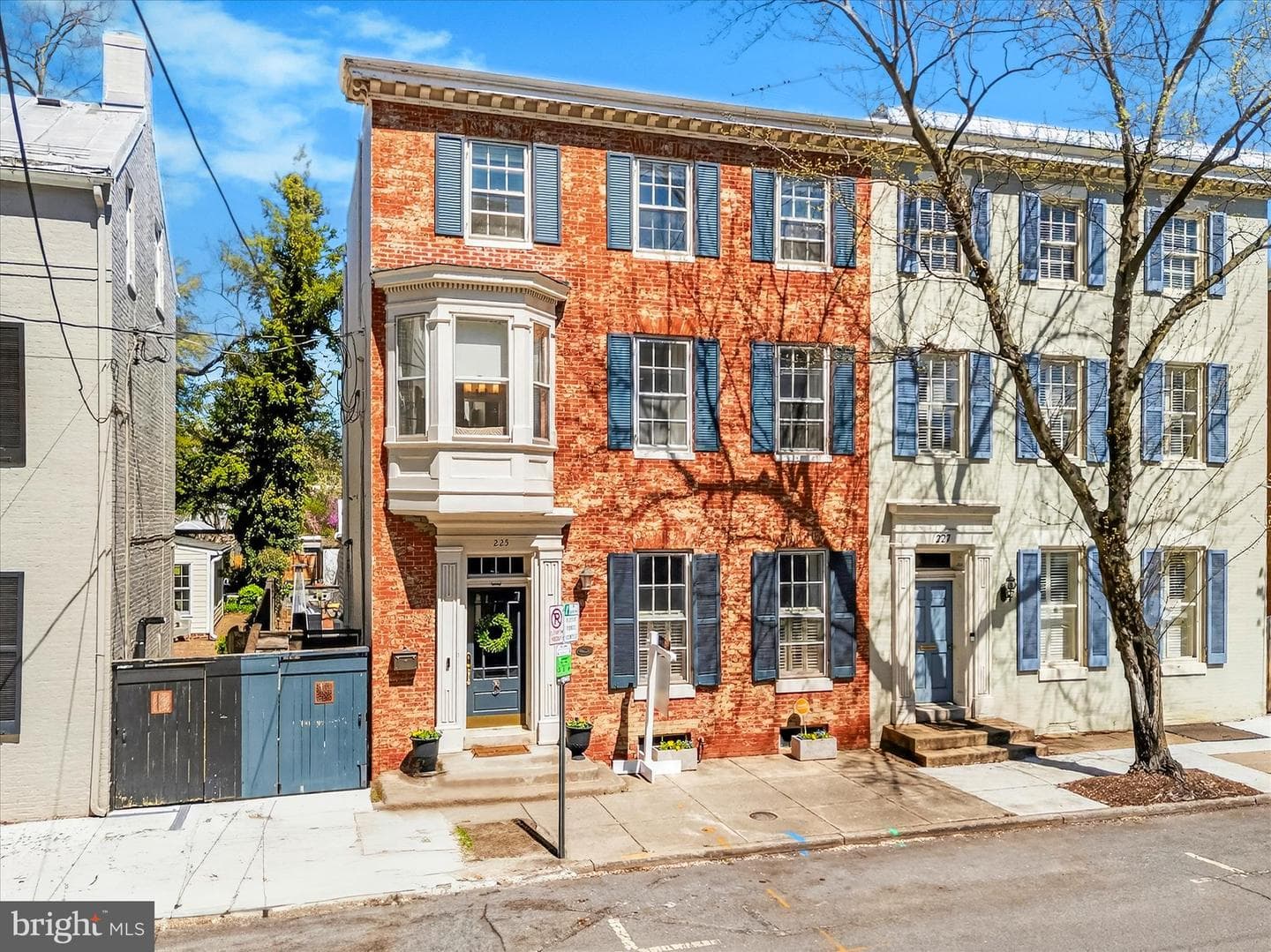 225 E 2nd Street photo 89