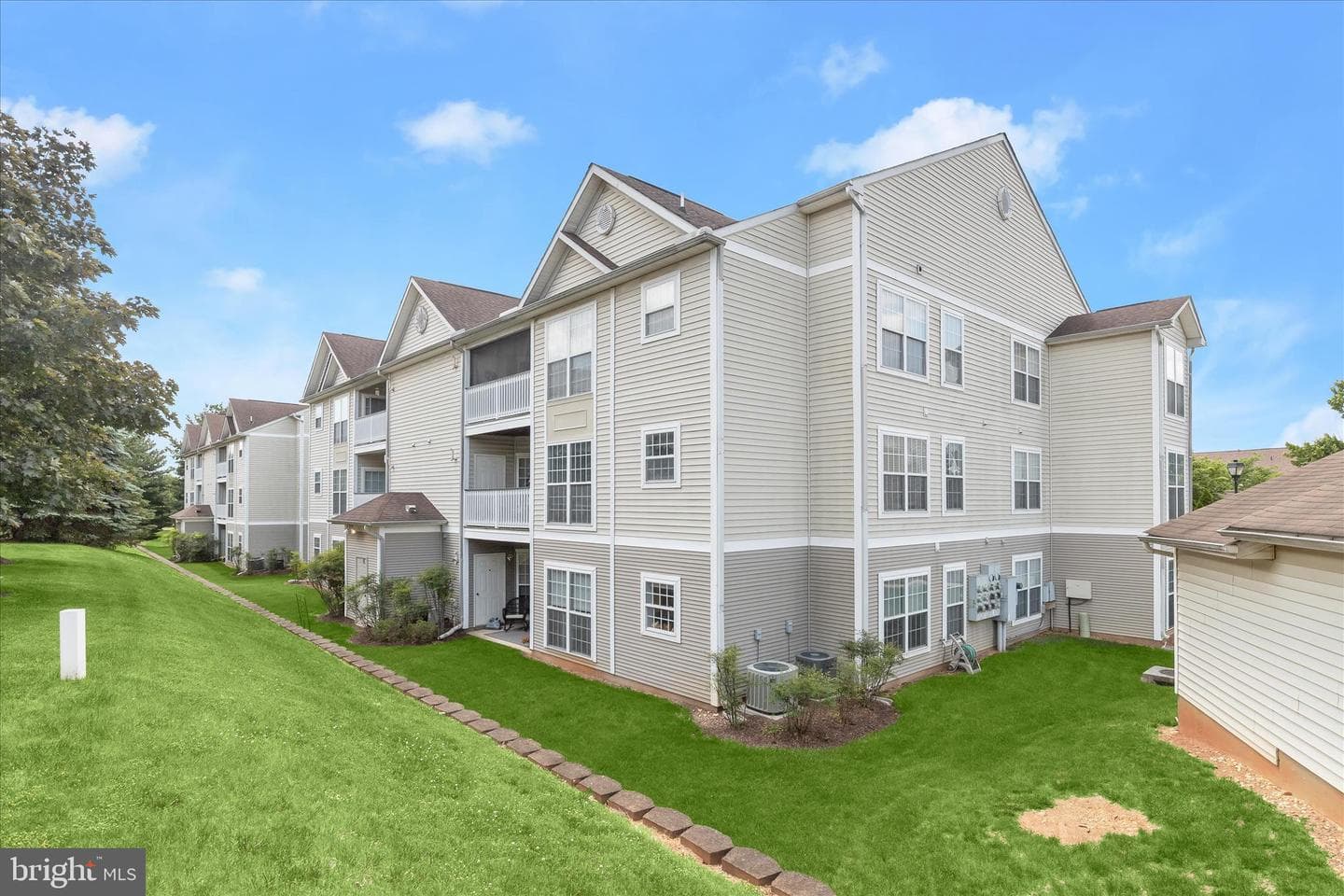 2504 Shelley Cir # 4-2D photo 31