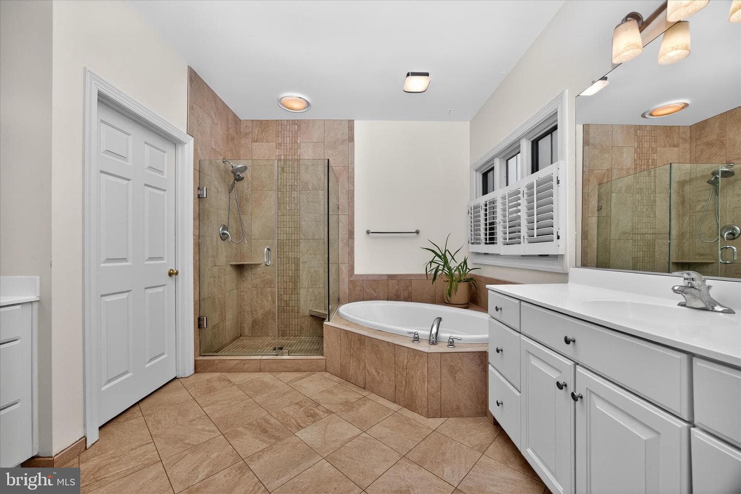 9102 Travener Circle photo 42