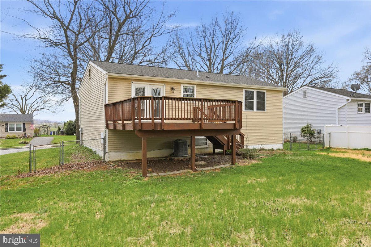 215 Challedon Drive photo 29