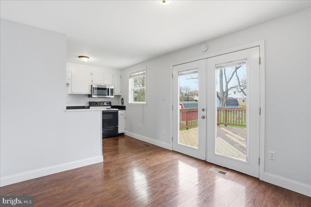 215 Challedon Drive photo 5