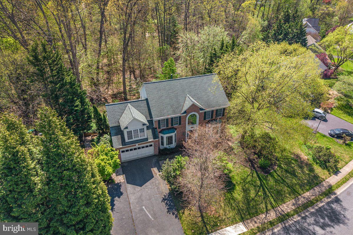 3231 Winmoor Drive photo 2