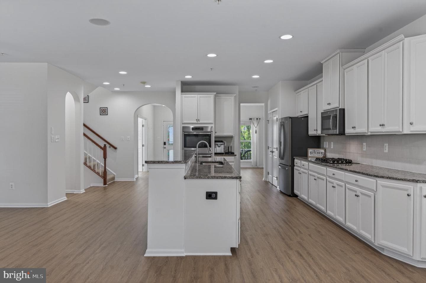 1423 Village Green Way photo 20