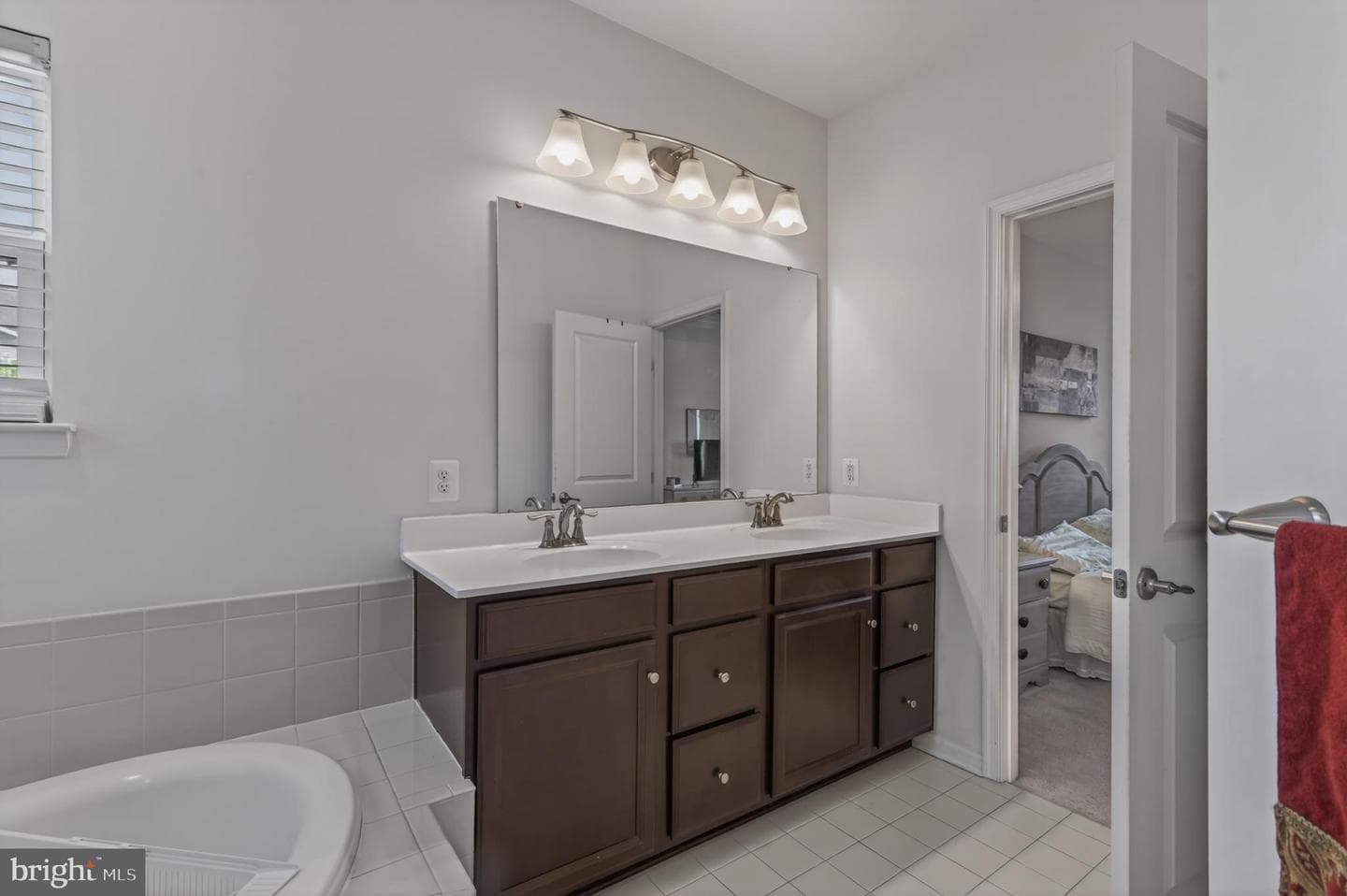 1423 Village Green Way photo 36
