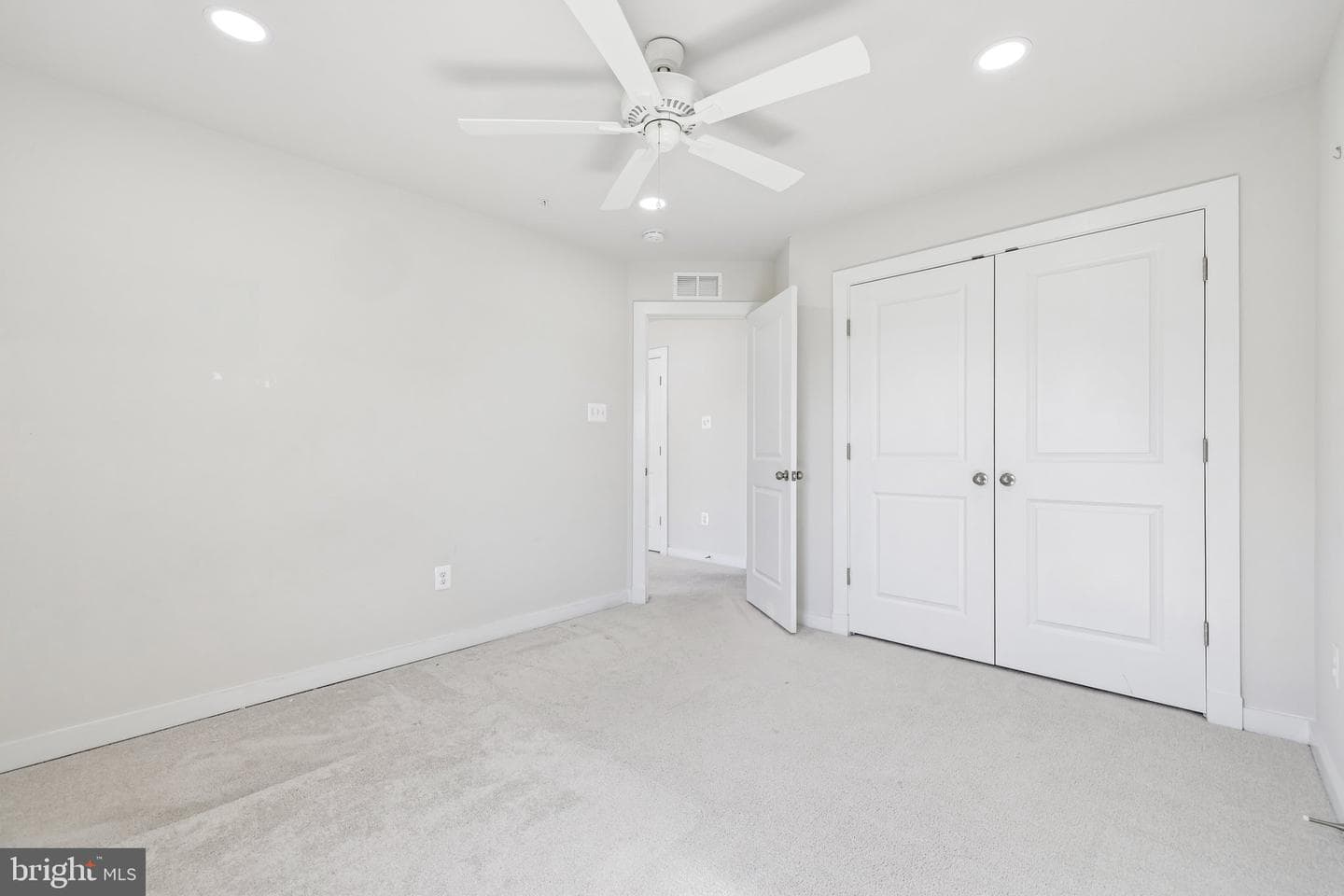 2048 Chamberlain Drive photo 12