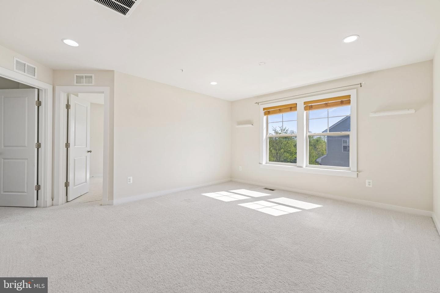 2048 Chamberlain Drive photo 15