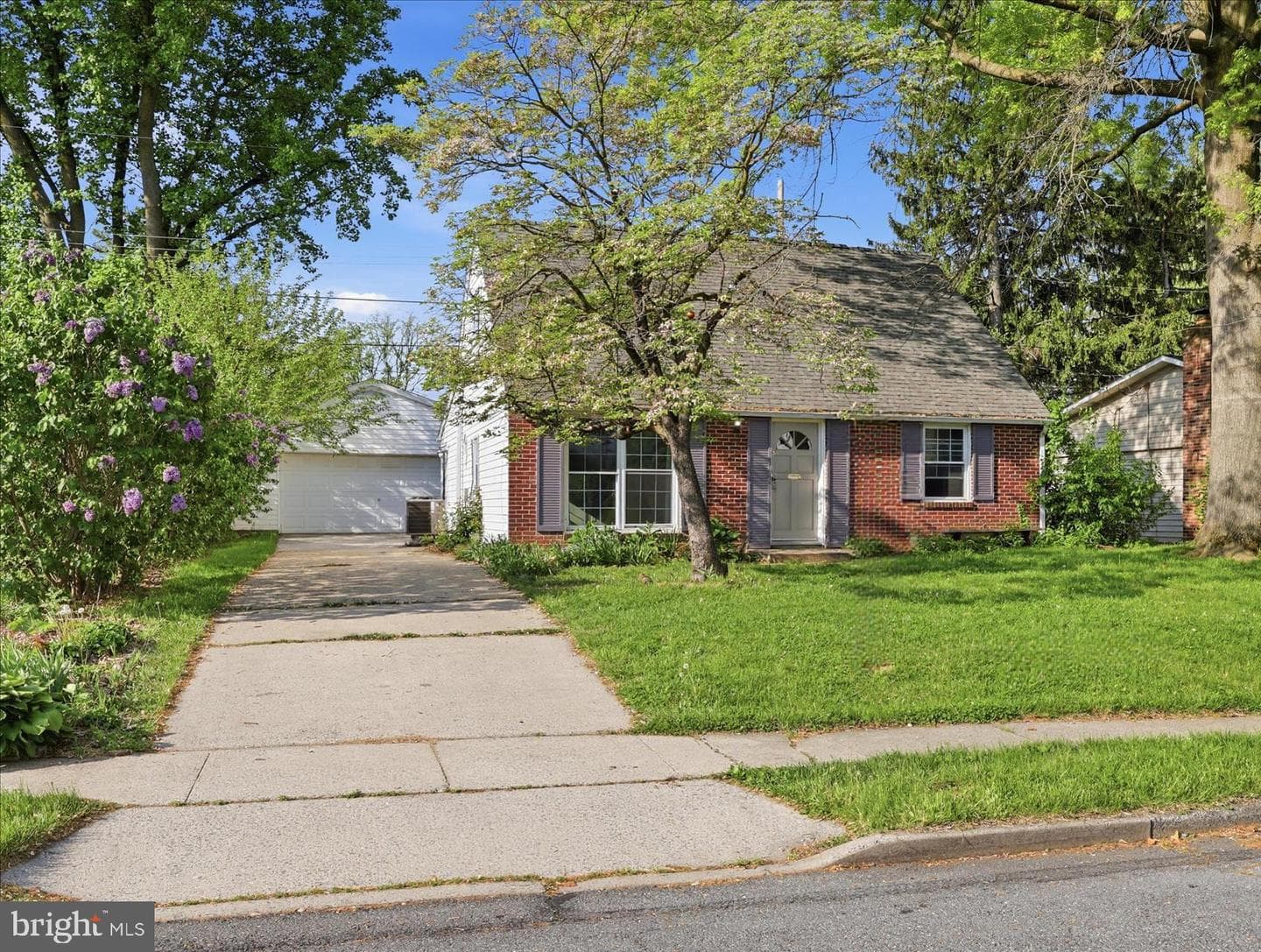294 Pinoak Drive