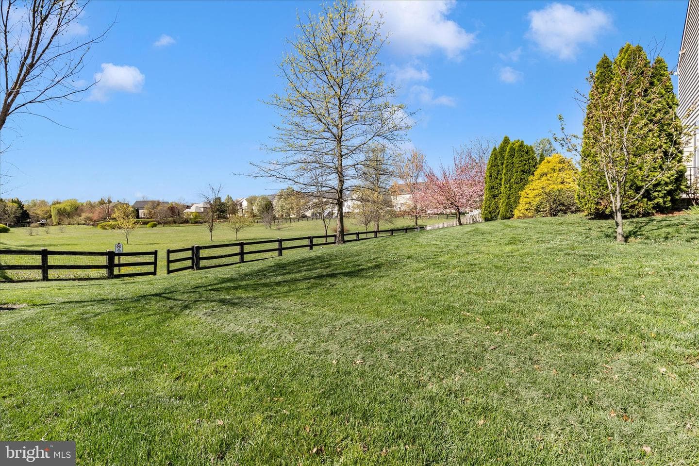 100 Sunlight Drive photo 36