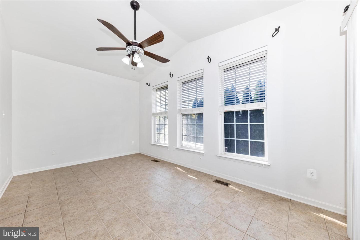 100 Sunlight Drive photo 53