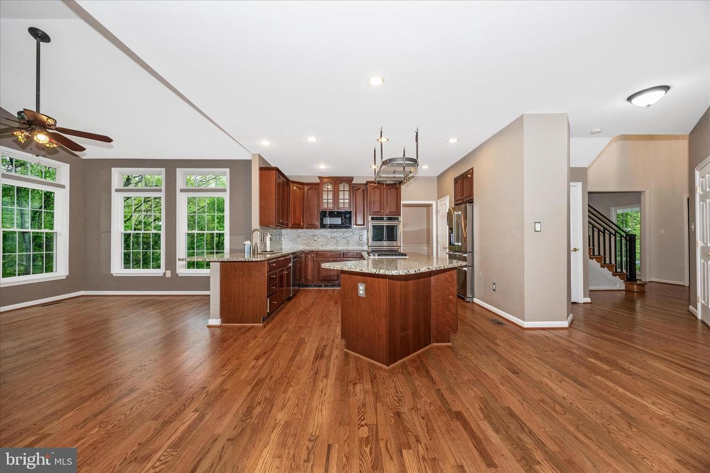 6463 Forest Hills Court photo 11