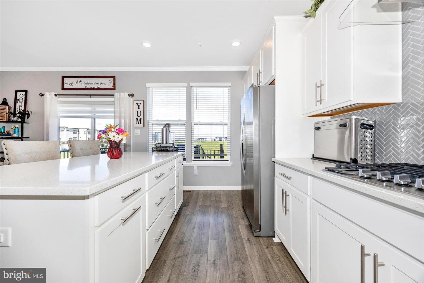 867 Amity Street photo 18