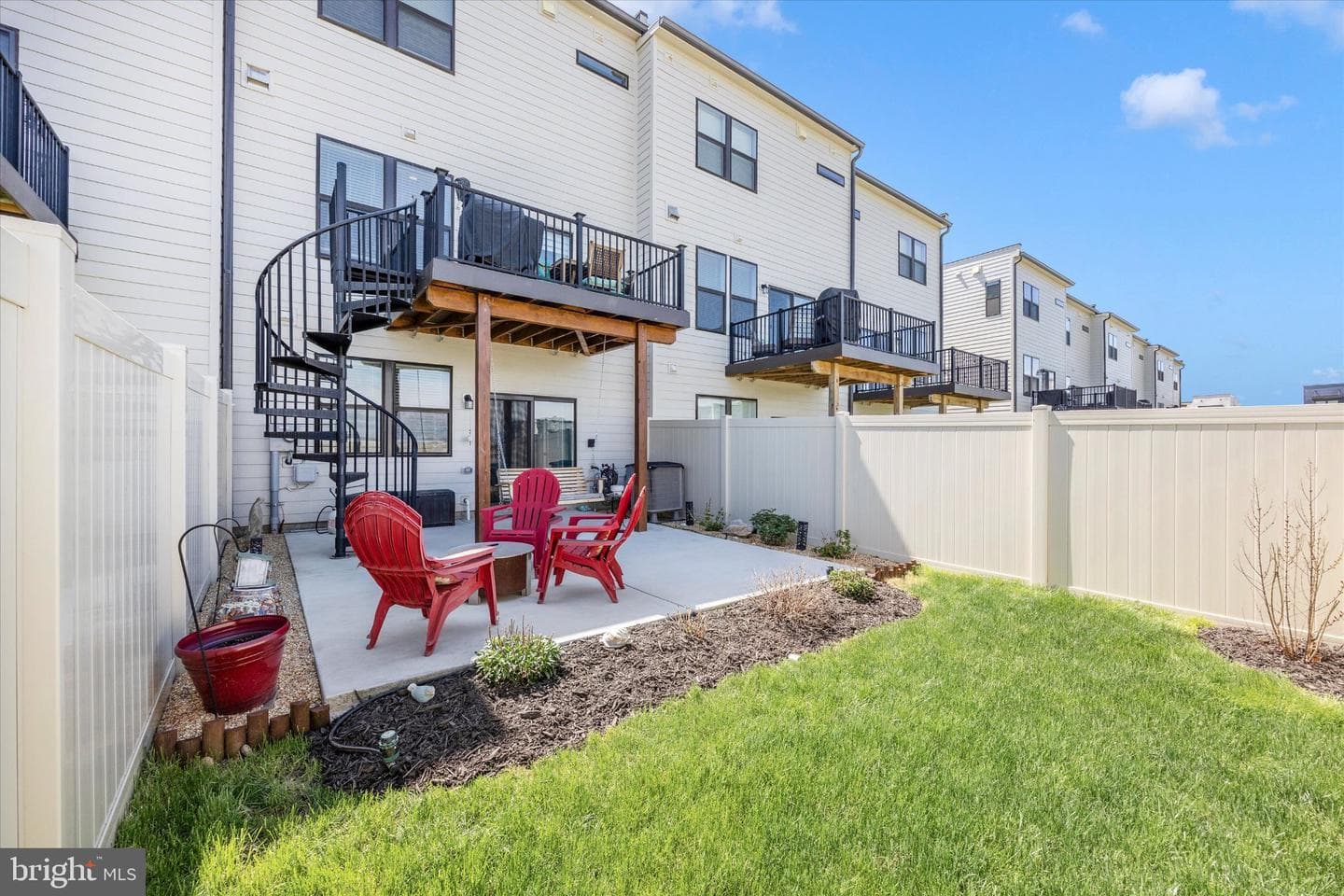 867 Amity Street photo 54
