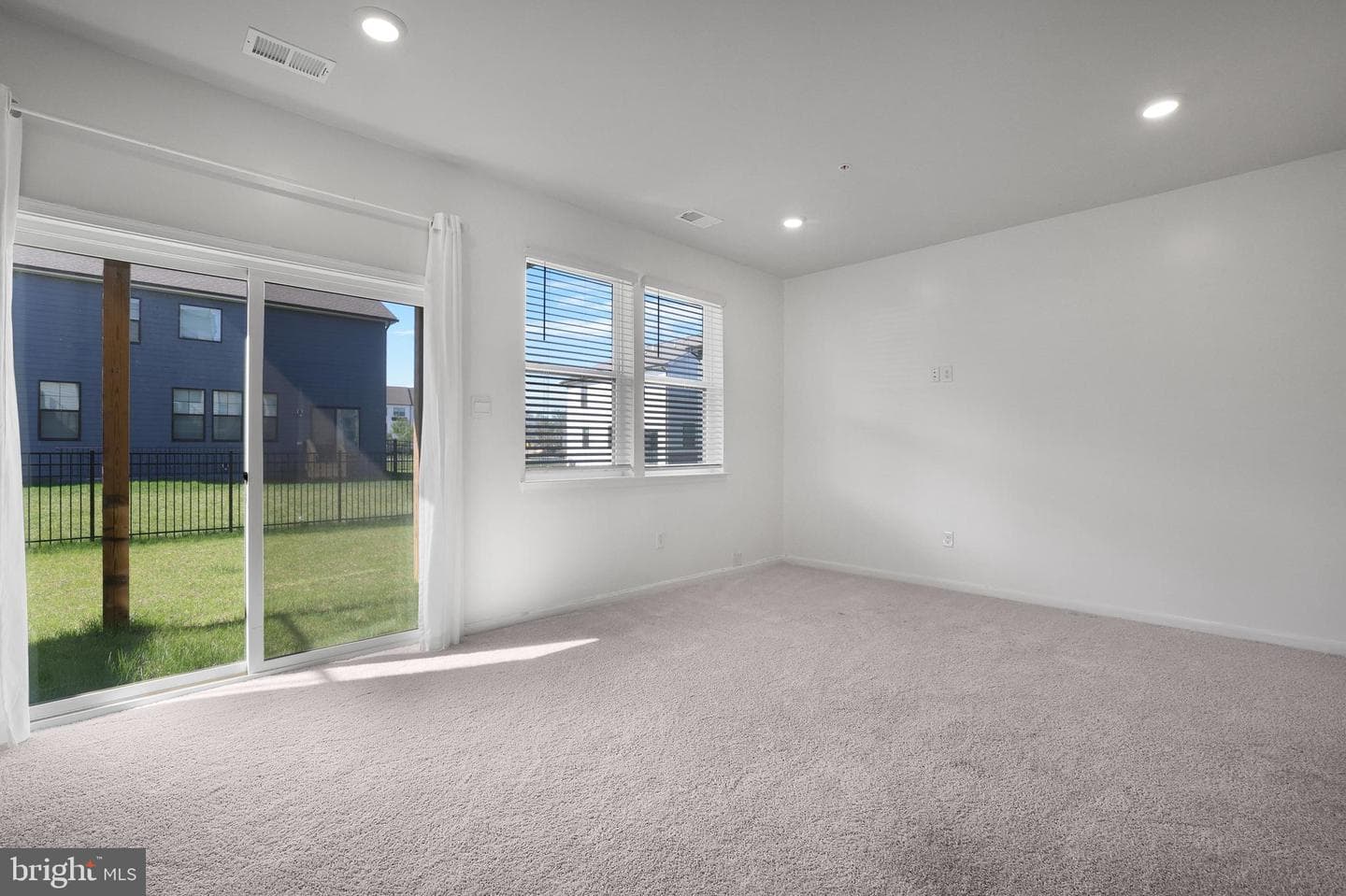 854 Amity Street photo 37