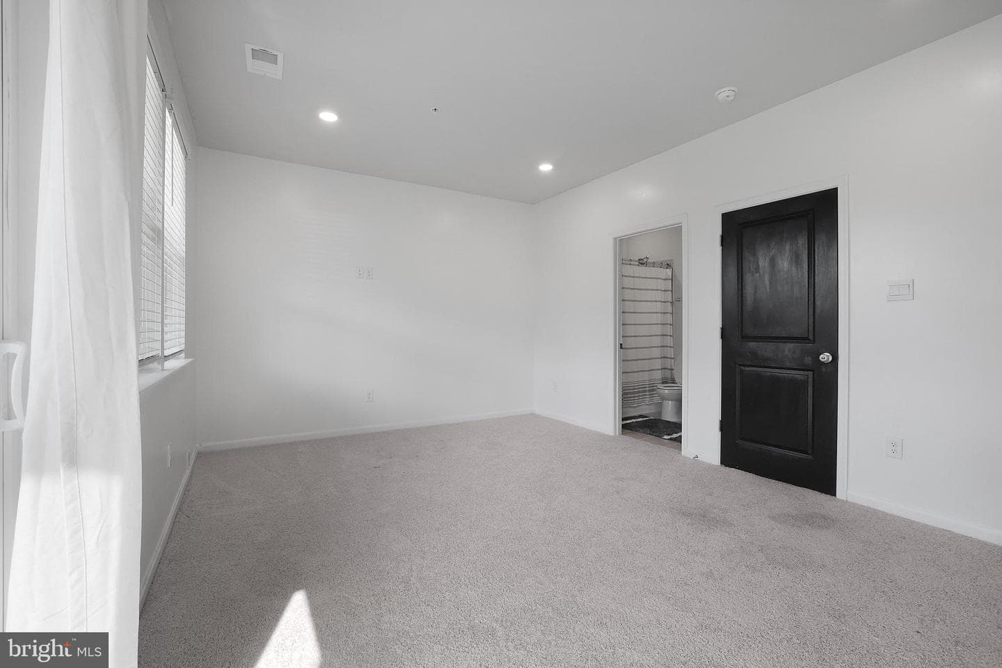 854 Amity Street photo 40