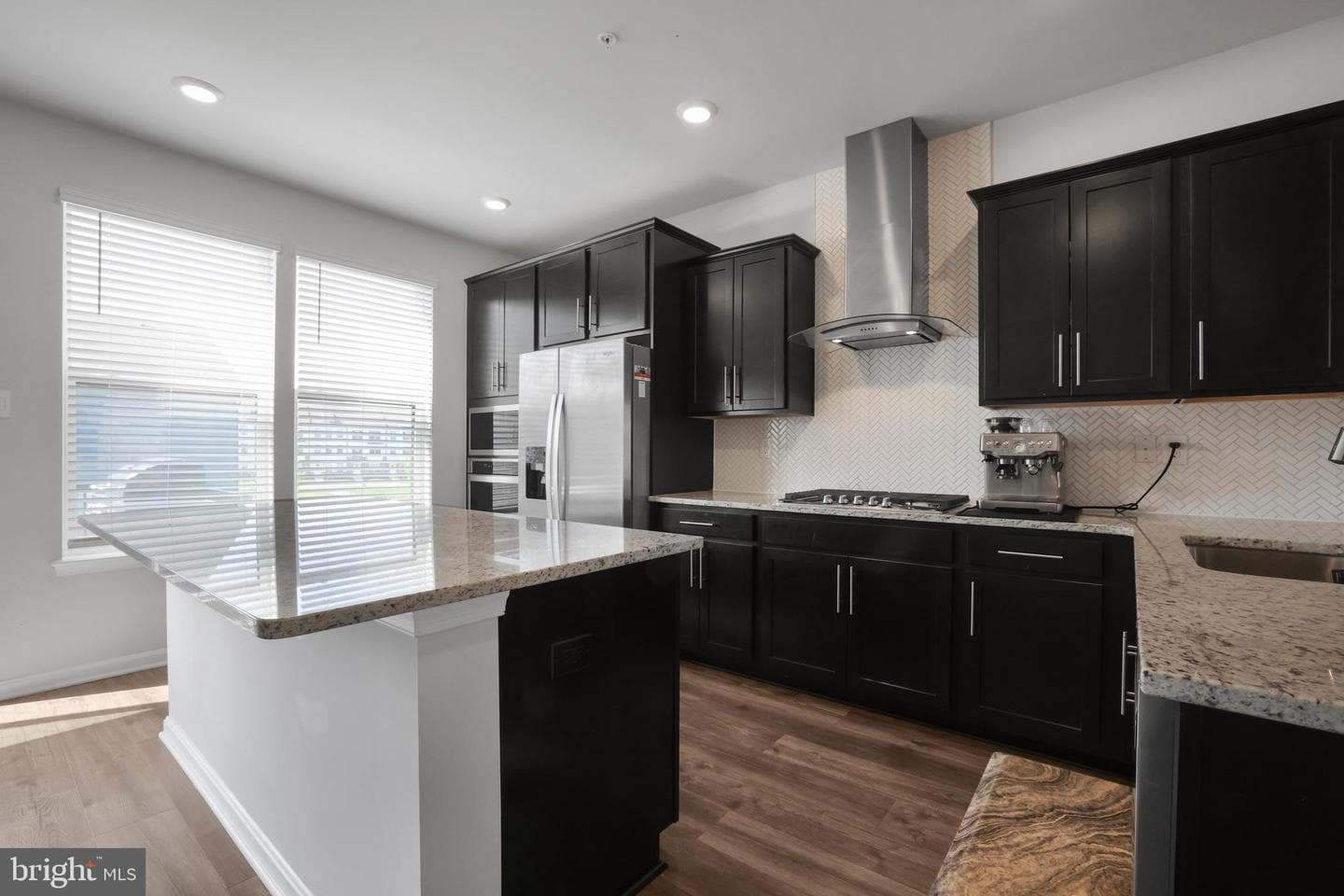 854 Amity Street photo 6