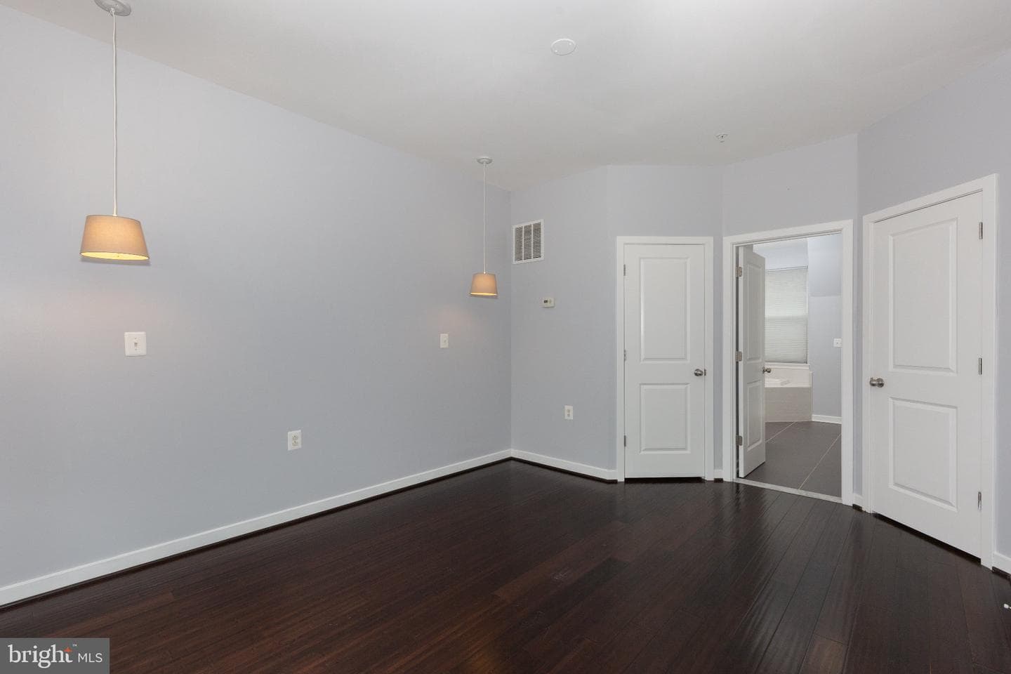 1430 Trafalgar Lane photo 33