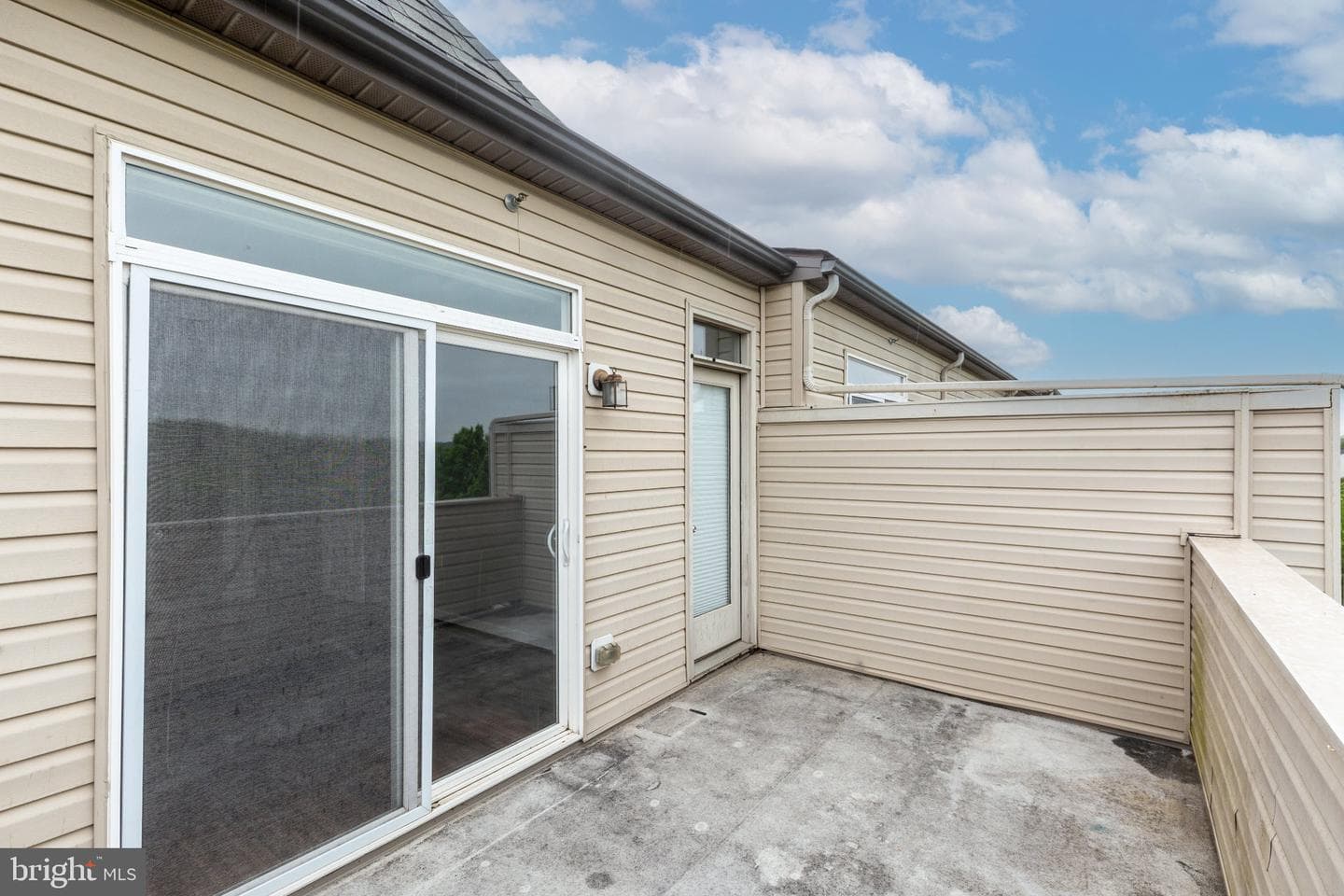 1430 Trafalgar Lane photo 43