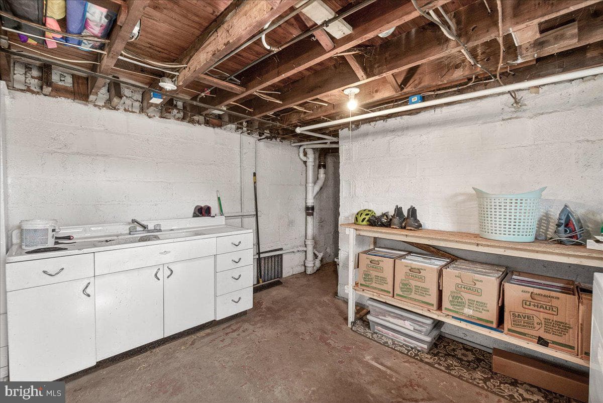 301 W 7th Street photo 19