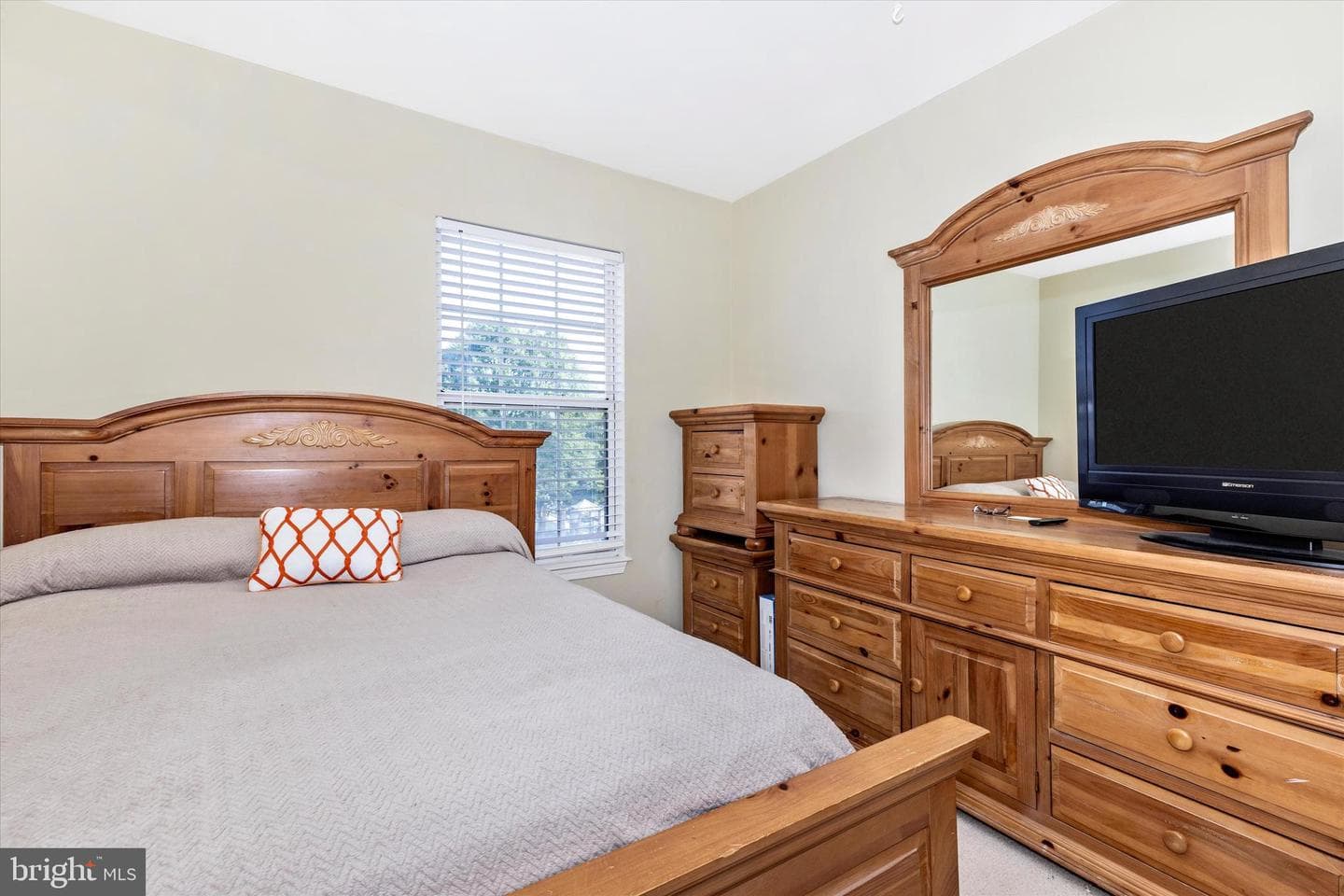 7083 Gresham Court W photo 25