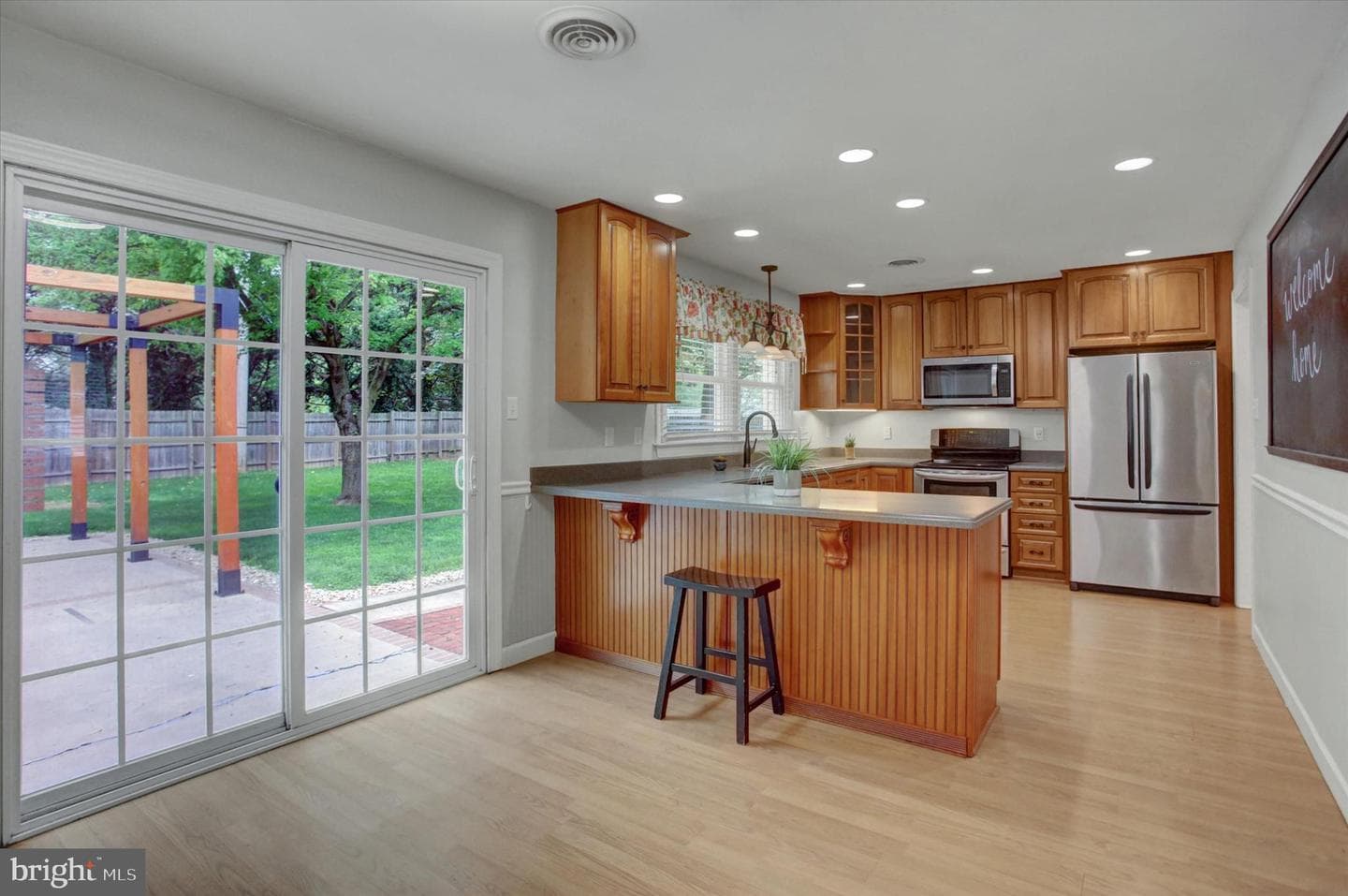 121 Albany Avenue E photo 12