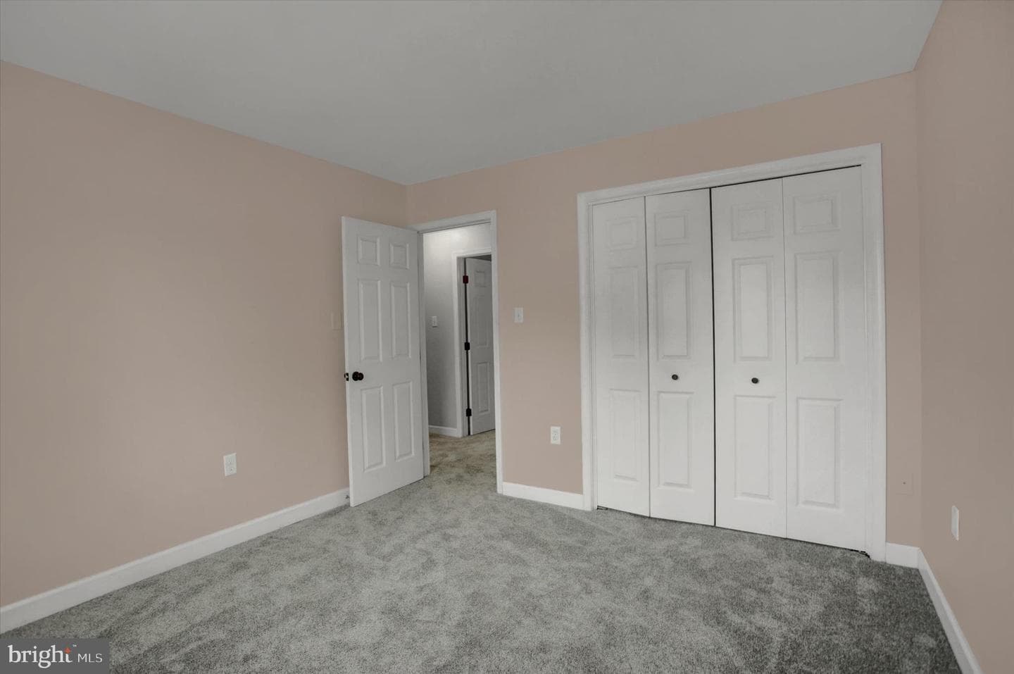 121 Albany Avenue E photo 26