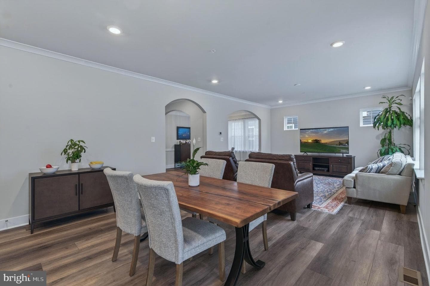1004 Village Green Way photo 25