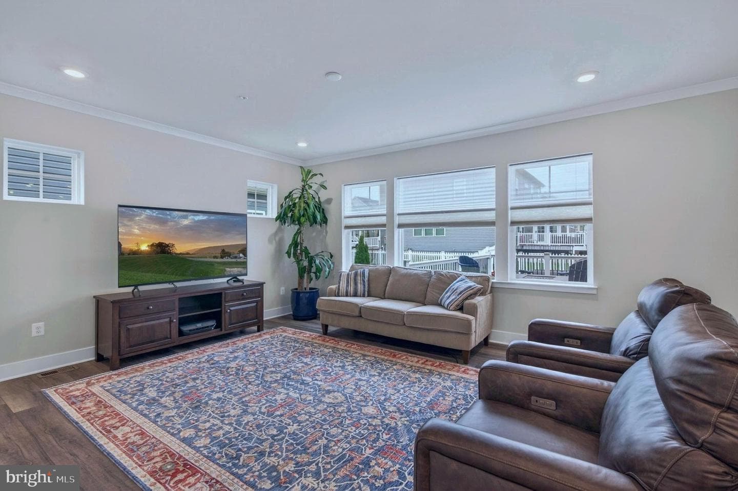1004 Village Green Way photo 27