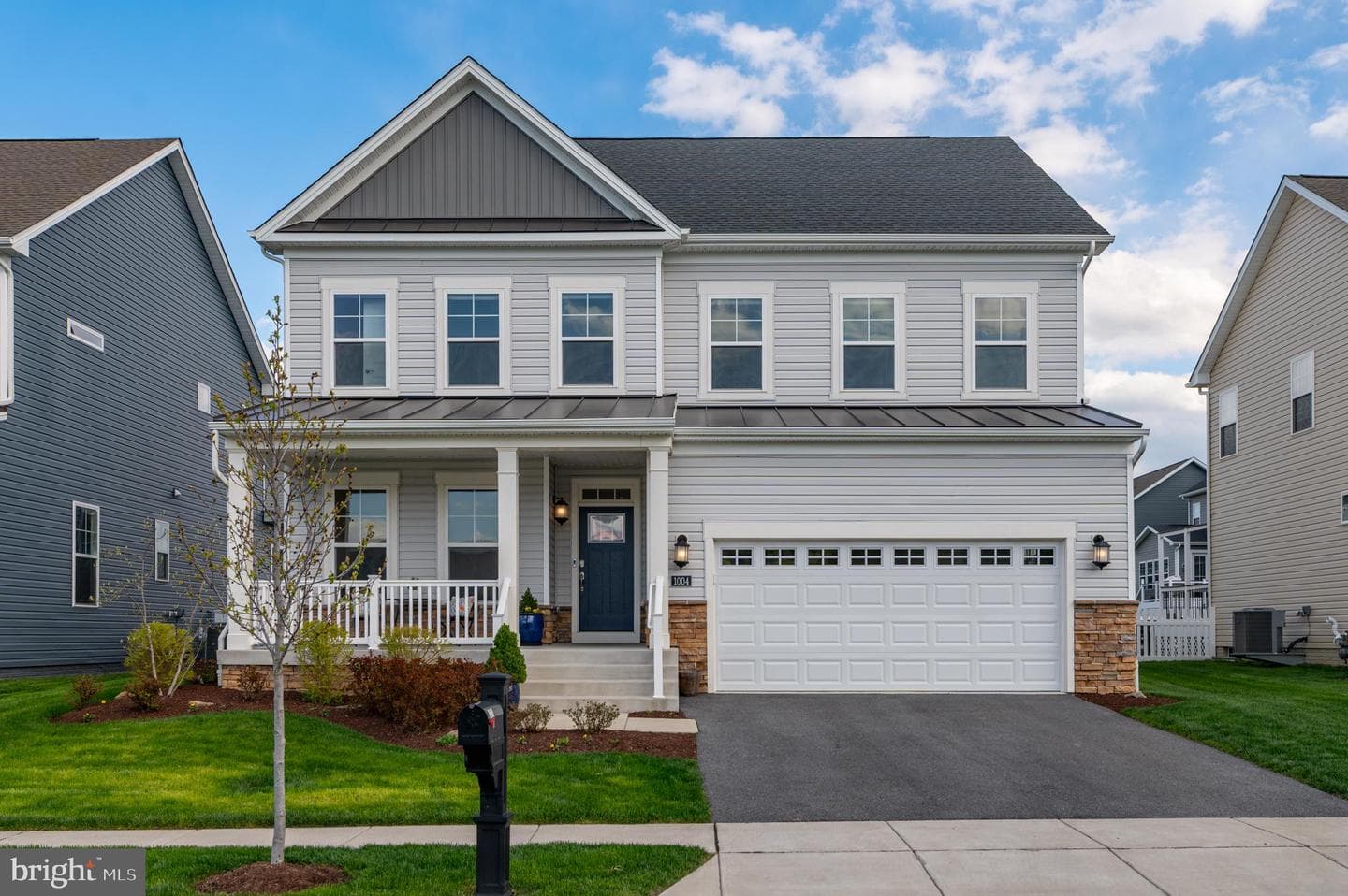 1004 Village Green Way photo 3