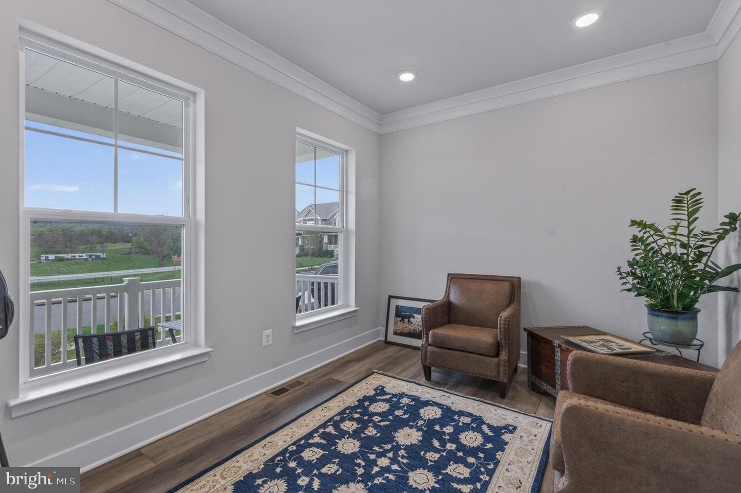 1004 Village Green Way photo 7