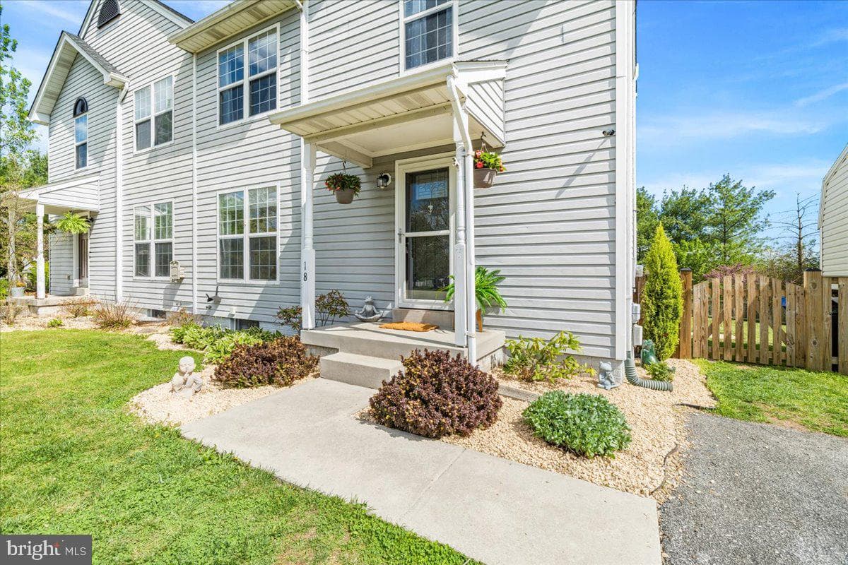 18 Robindale Drive photo 2