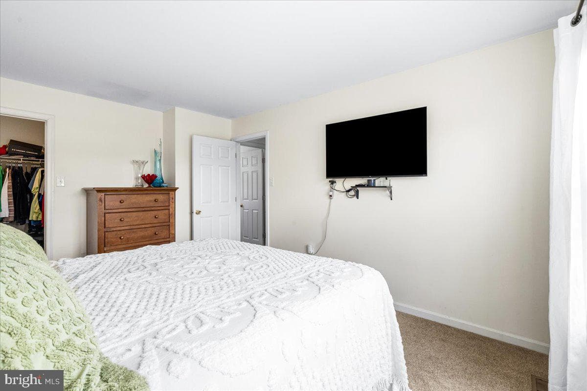 18 Robindale Drive photo 20