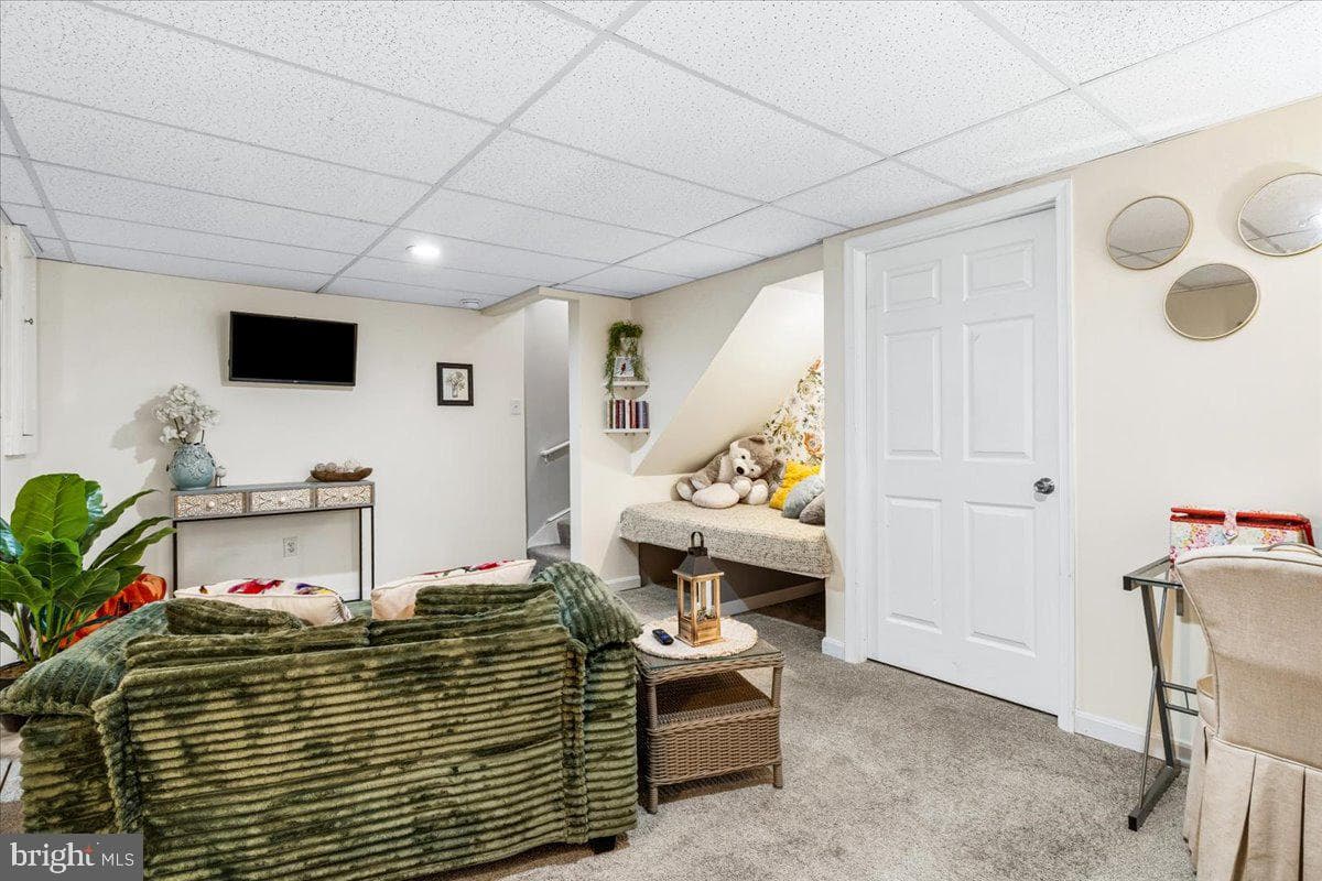 18 Robindale Drive photo 28