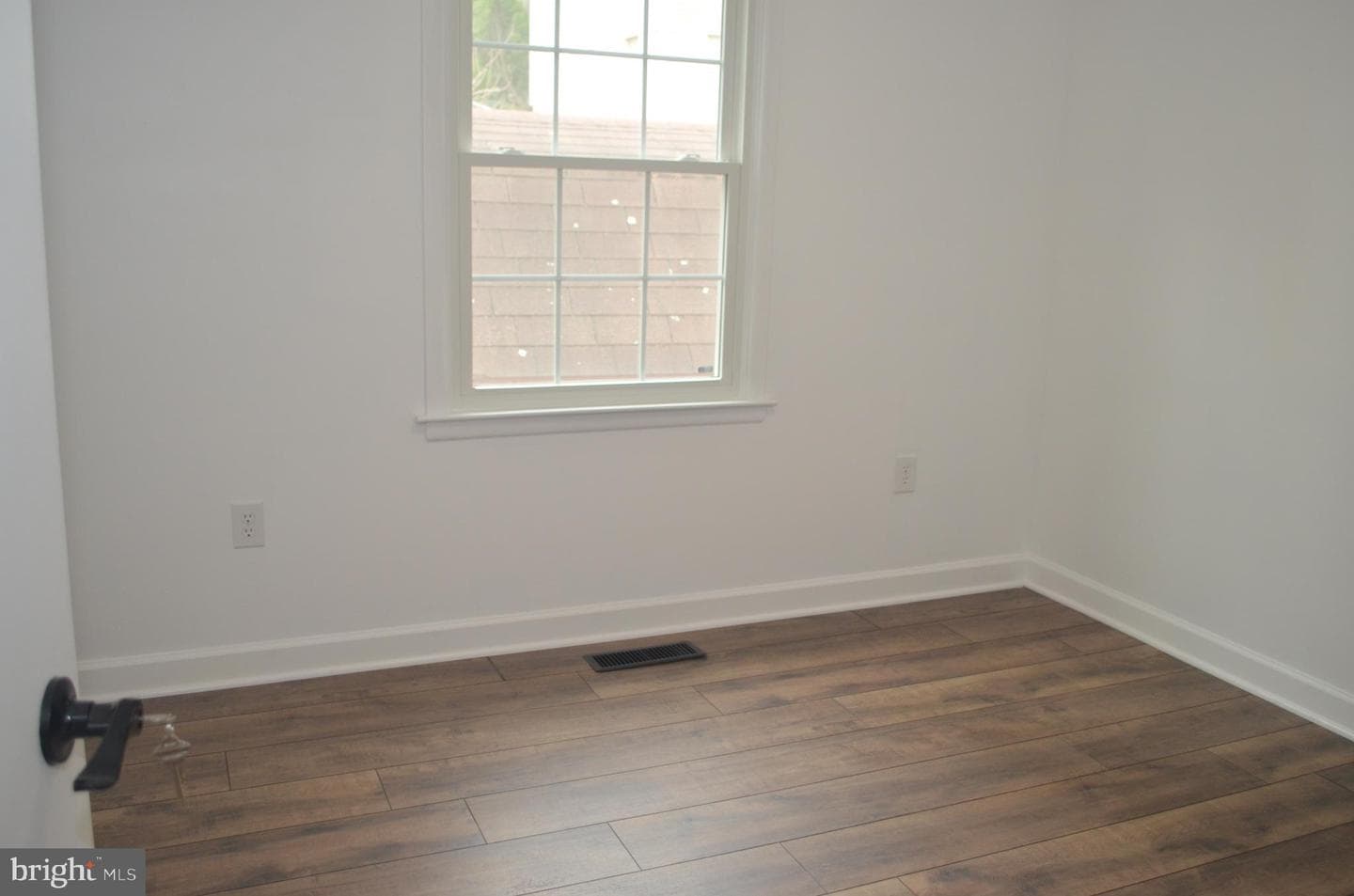 267 Longford Court photo 12