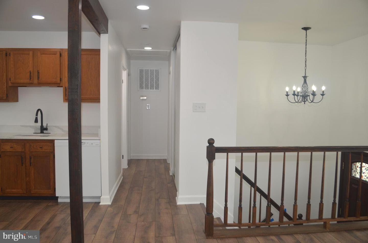 267 Longford Court photo 9